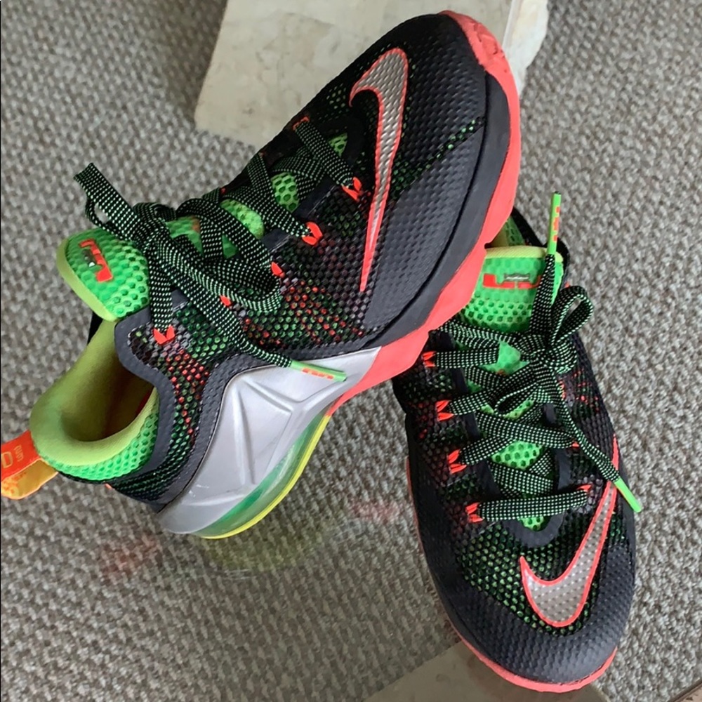 Nike Lebron’s - Picture 2 of 4